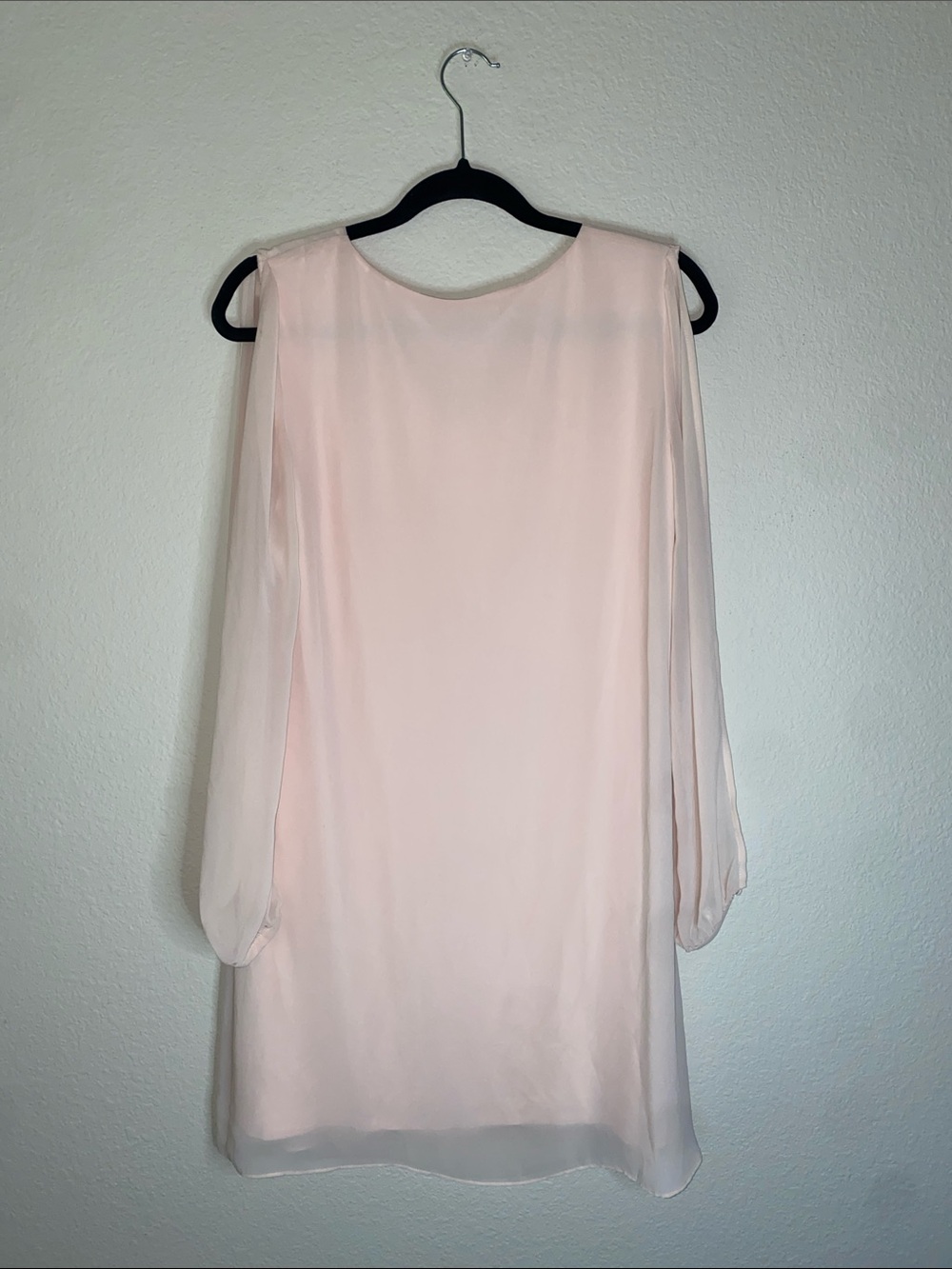 💋 Gianni Bini light pink chiffon dress long slit open sleeves and a lined body! - Picture 5 of 10